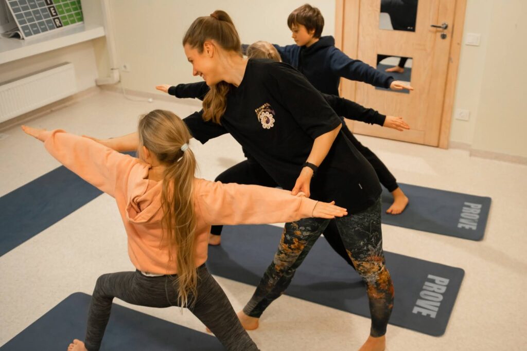 Joga vaikams: nauda ir sveikatingumo skatinimas
